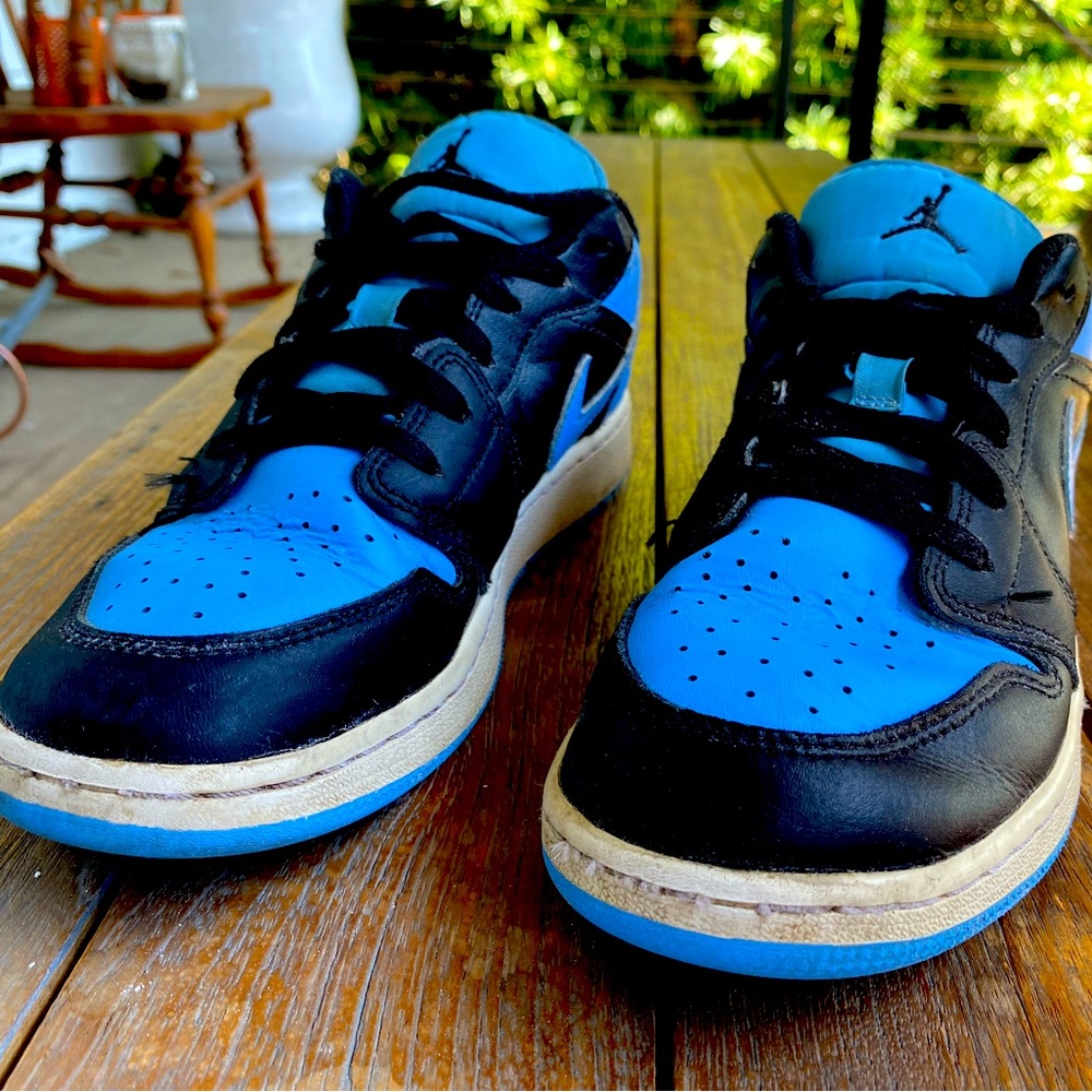 Nike low top Jordan’s Blue and Black 6youth